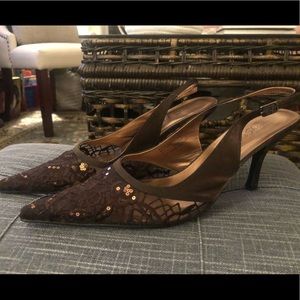 Size 8.5 chocolate brown fabric evening shoe